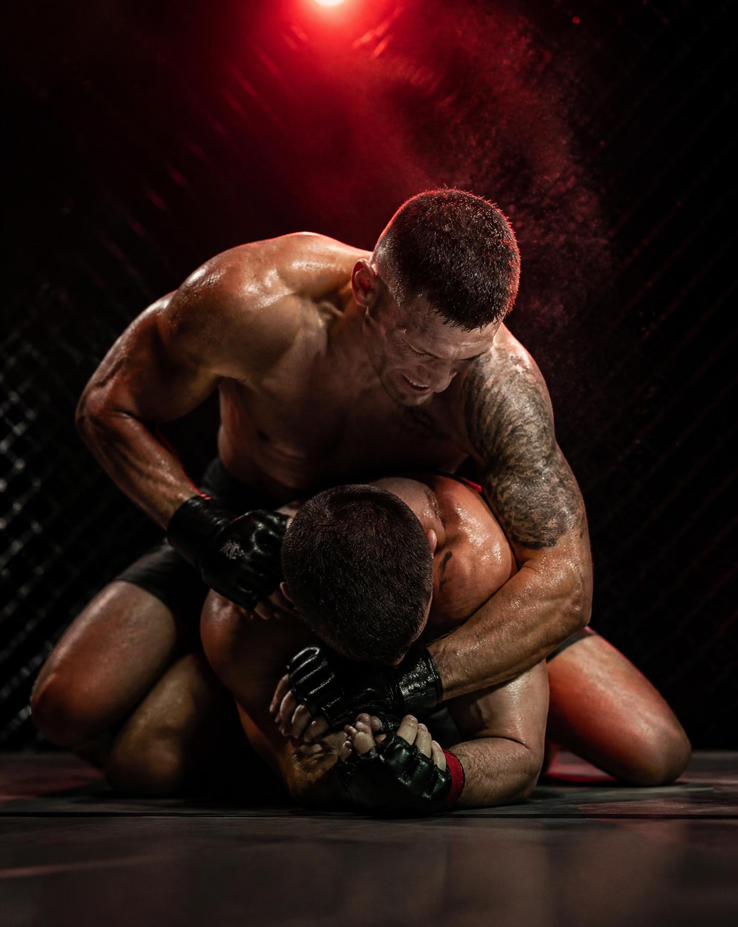 Зона MMA у KLAN GYM